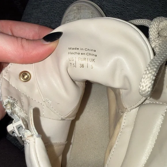 ⚫️⚫️ALDO Women's Cream Lace-Up Boots - Picture 3 of 6